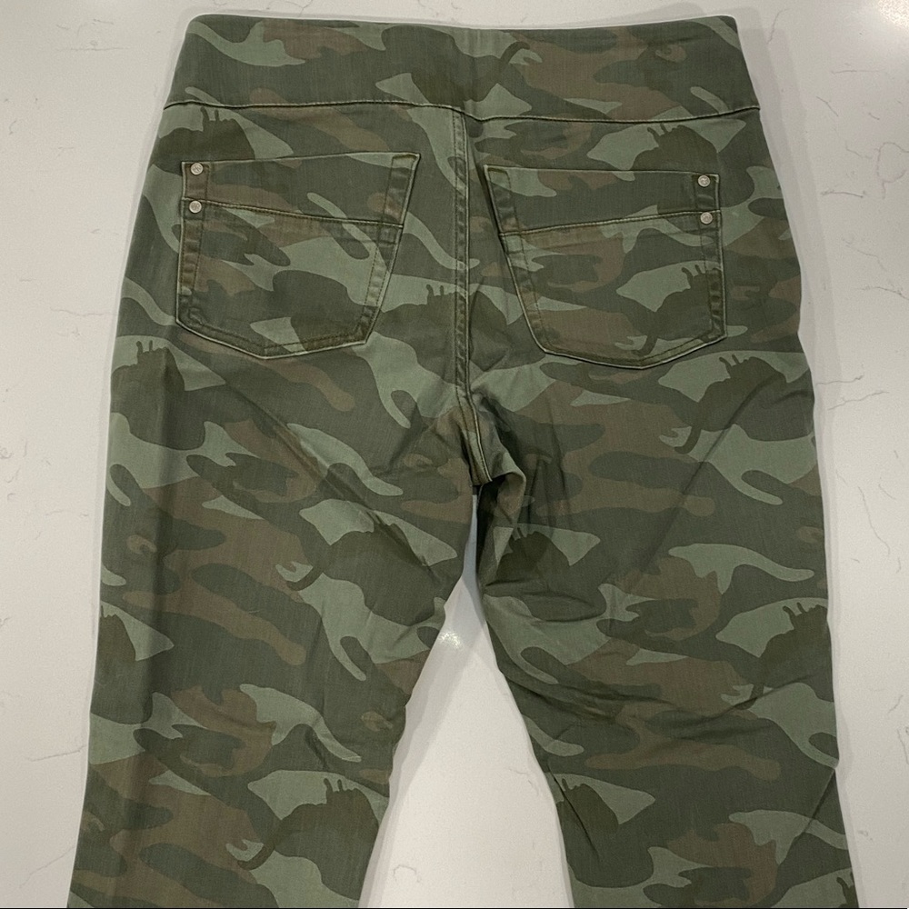 Camo Green Women's Jeans - Picture 10 of 14